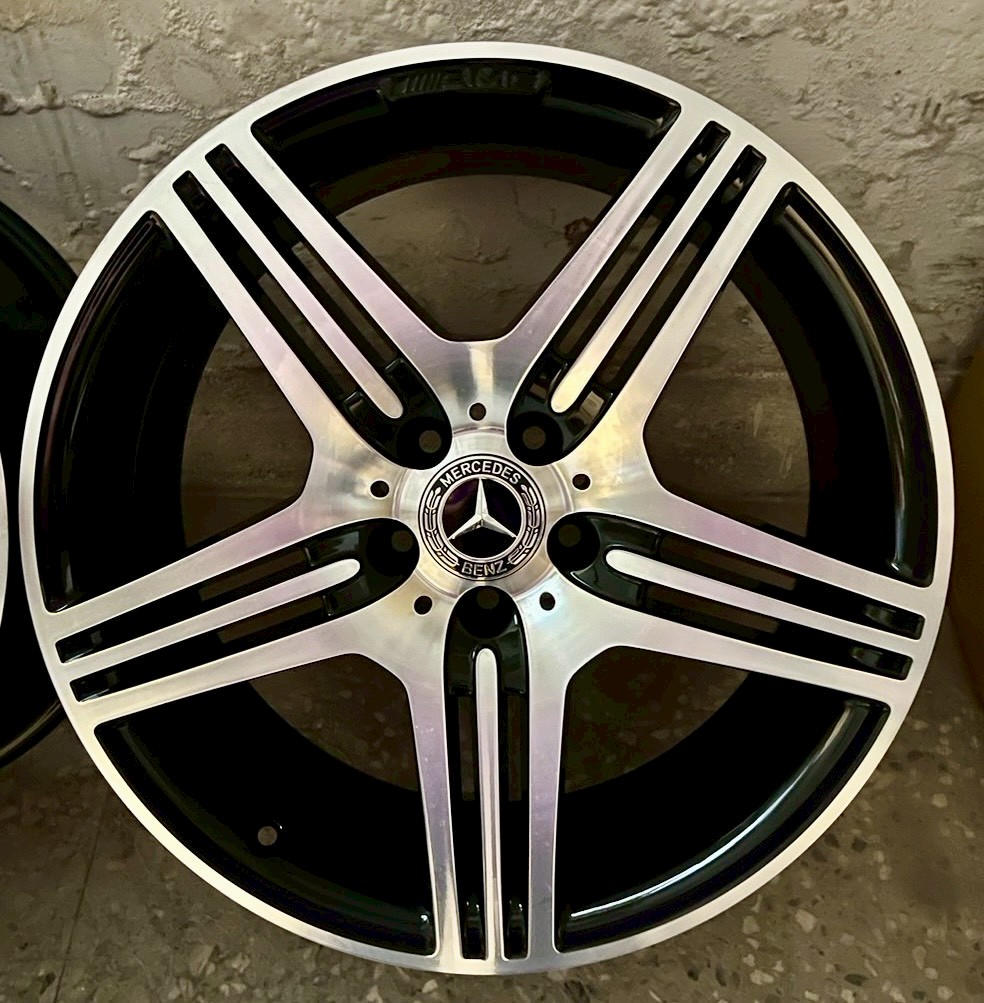 BENZ W231原廠AMG 19福利框的第4張圖片