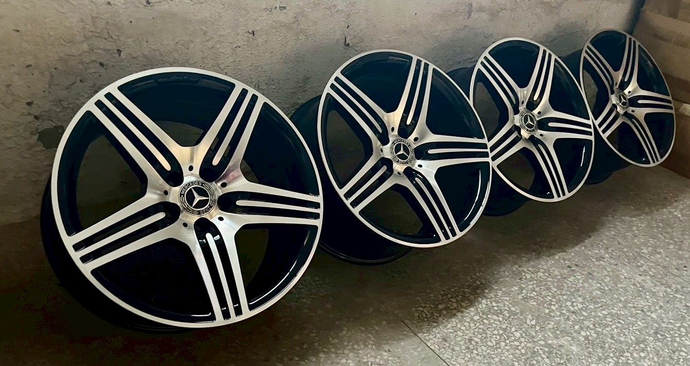 BENZ W231原廠AMG 19福利框的第5張圖片