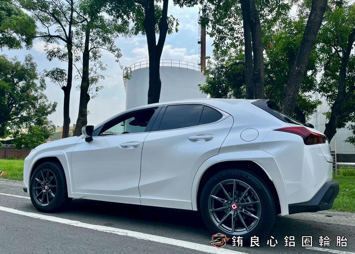 ✨KLASSEN ID F07R x 18吋 x Lexus UX 300h的第4張圖片